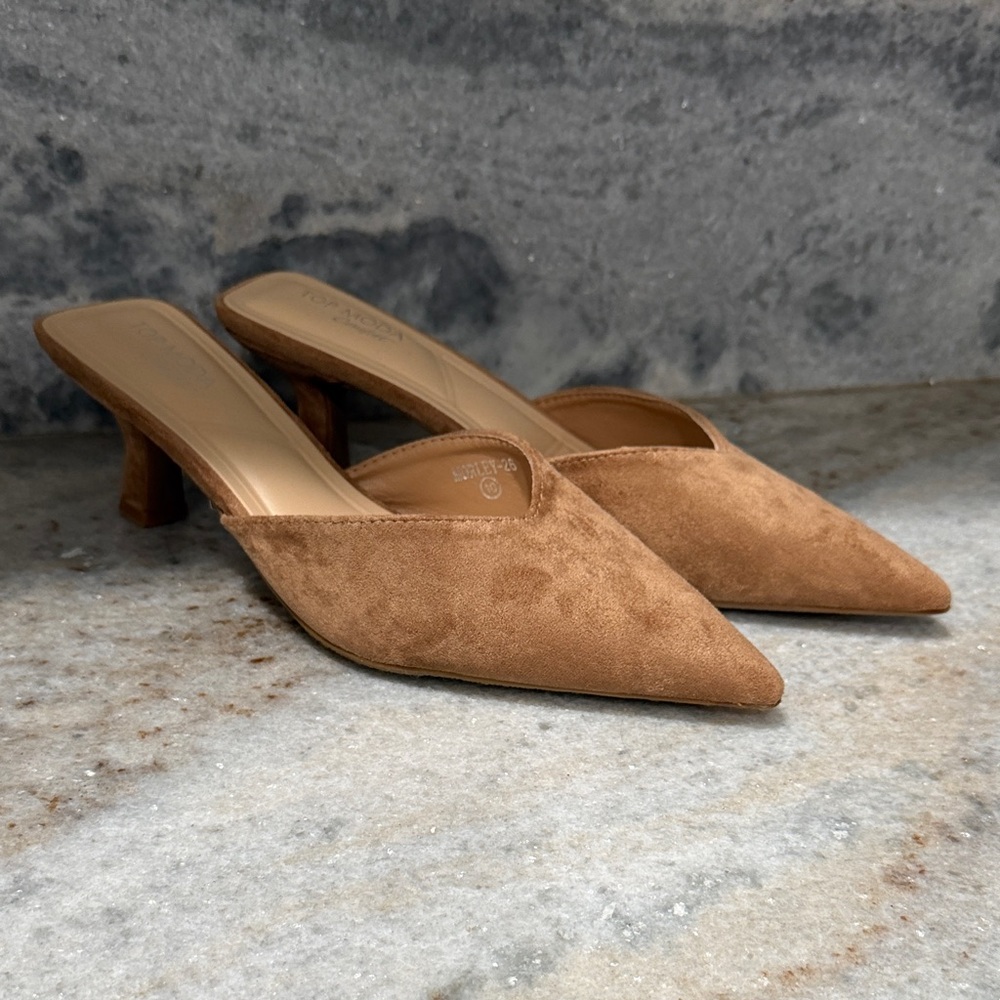 NWT TOP Moda Camel Suede Pointed-Toe Mule Heels